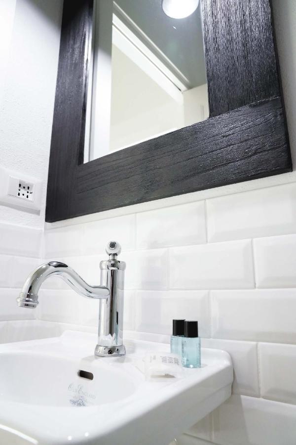 Art Apartment Black & White Suite 佛罗伦萨 外观 照片
