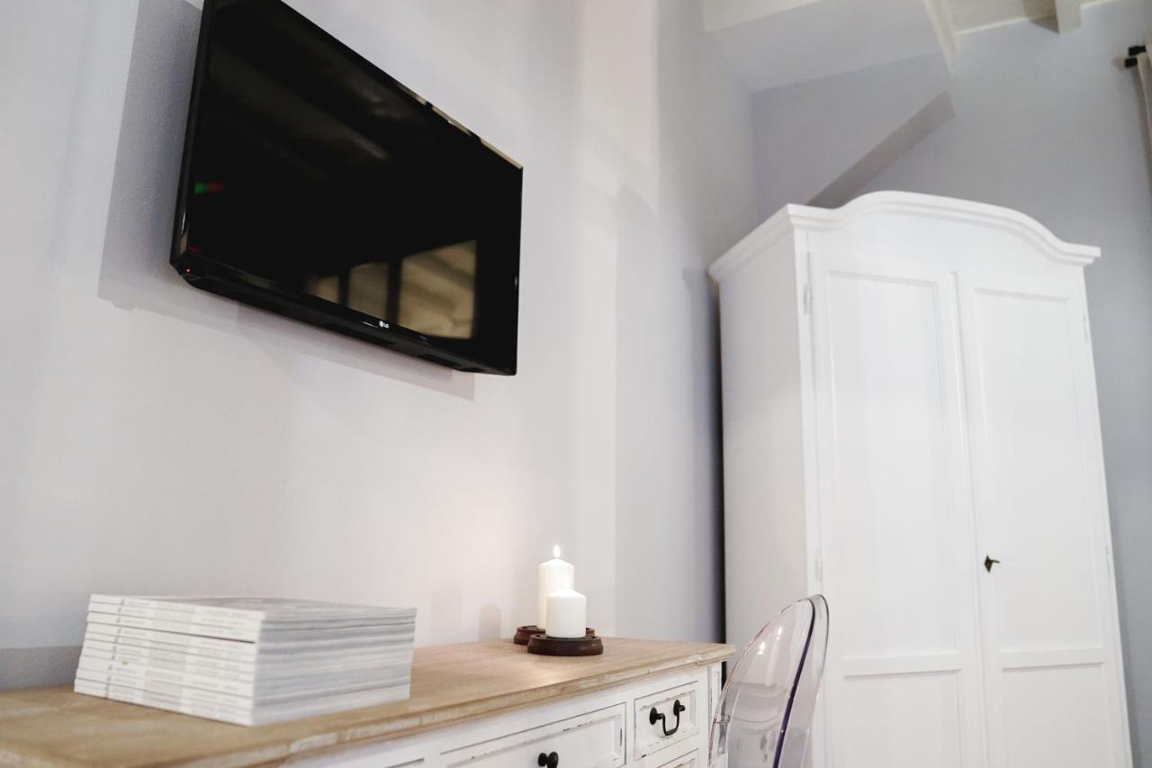 Art Apartment Black & White Suite 佛罗伦萨 外观 照片