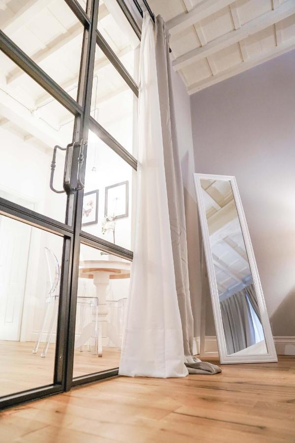 Art Apartment Black & White Suite 佛罗伦萨 外观 照片
