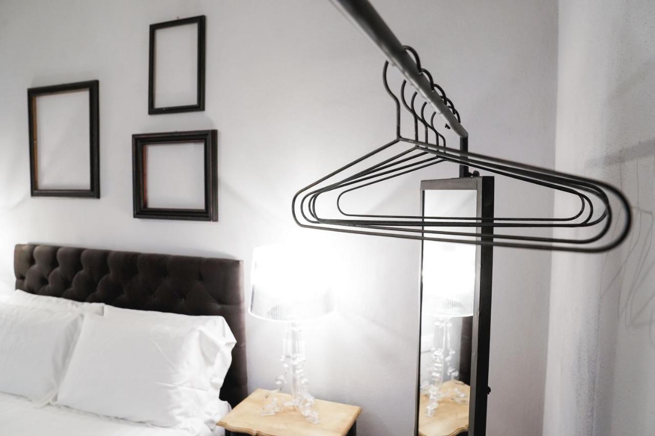 Art Apartment Black & White Suite 佛罗伦萨 外观 照片