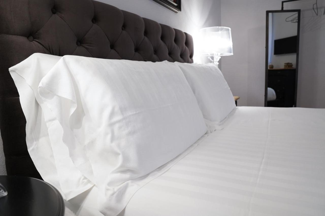 Art Apartment Black & White Suite 佛罗伦萨 外观 照片